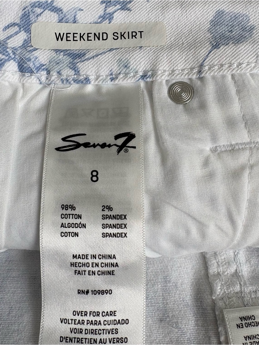 Seven7 Women’s White Mini Skirt With Blue Floral Print, Size 8 - Picture 4 of 5